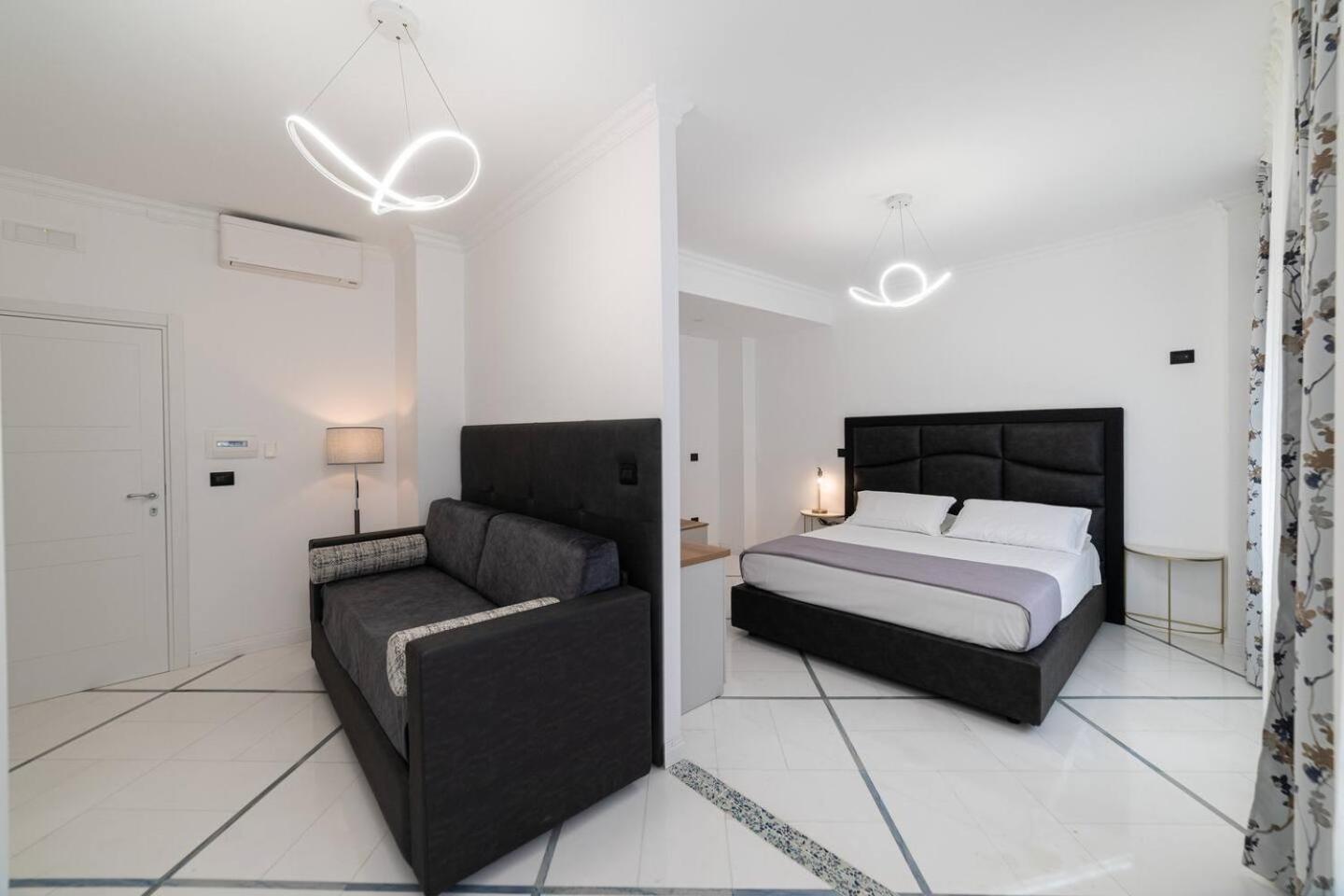 Apartments Hotel Real Suite Napoli Chiaia Mergellina Экстерьер фото