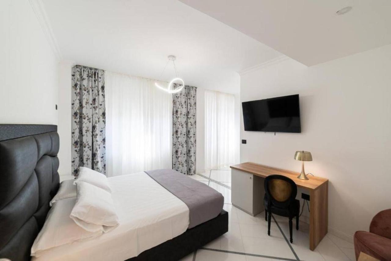 Apartments Hotel Real Suite Napoli Chiaia Mergellina Экстерьер фото