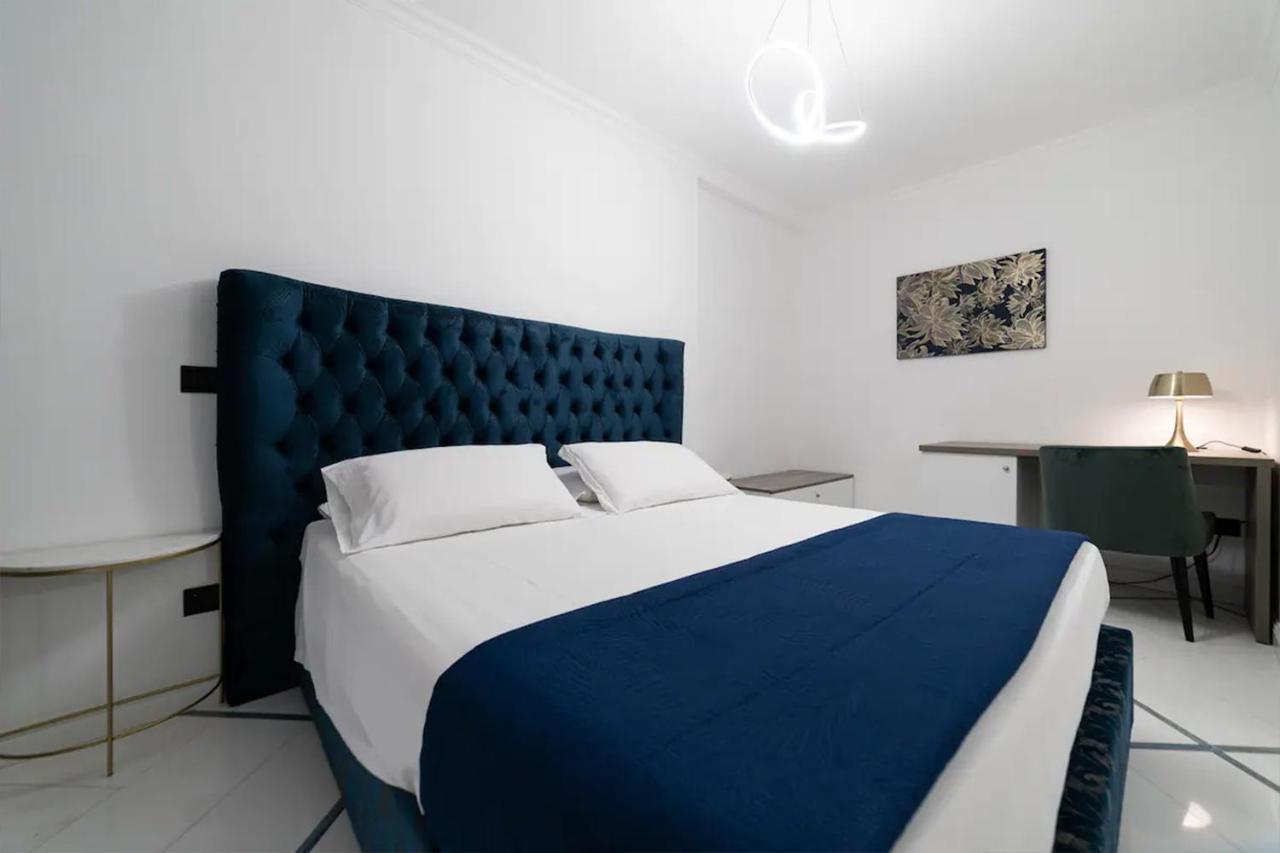 Apartments Hotel Real Suite Napoli Chiaia Mergellina Экстерьер фото