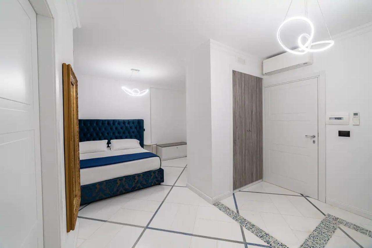 Apartments Hotel Real Suite Napoli Chiaia Mergellina Экстерьер фото