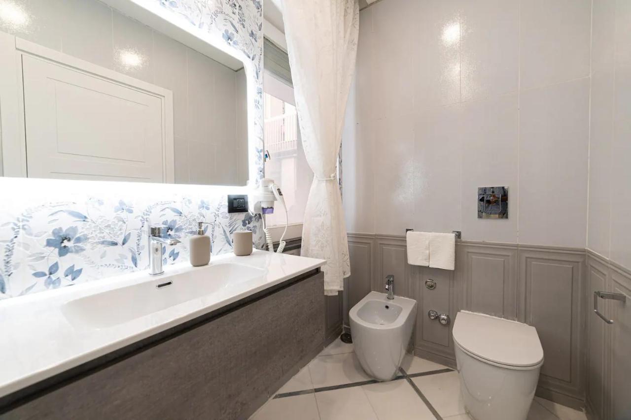 Apartments Hotel Real Suite Napoli Chiaia Mergellina Экстерьер фото
