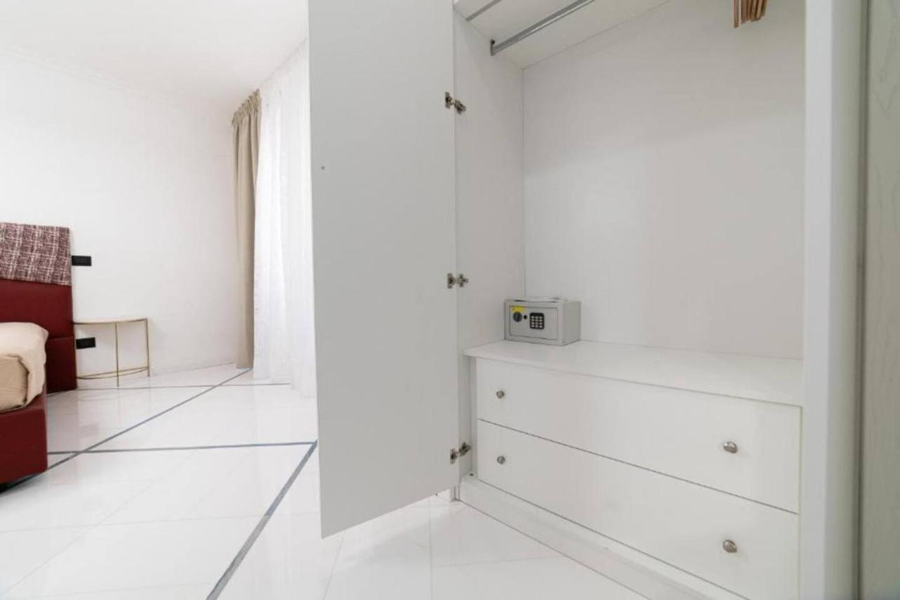 Apartments Hotel Real Suite Napoli Chiaia Mergellina Экстерьер фото