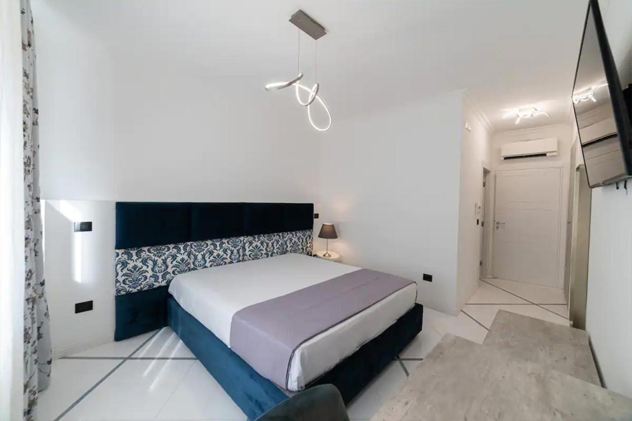 Apartments Hotel Real Suite Napoli Chiaia Mergellina Экстерьер фото