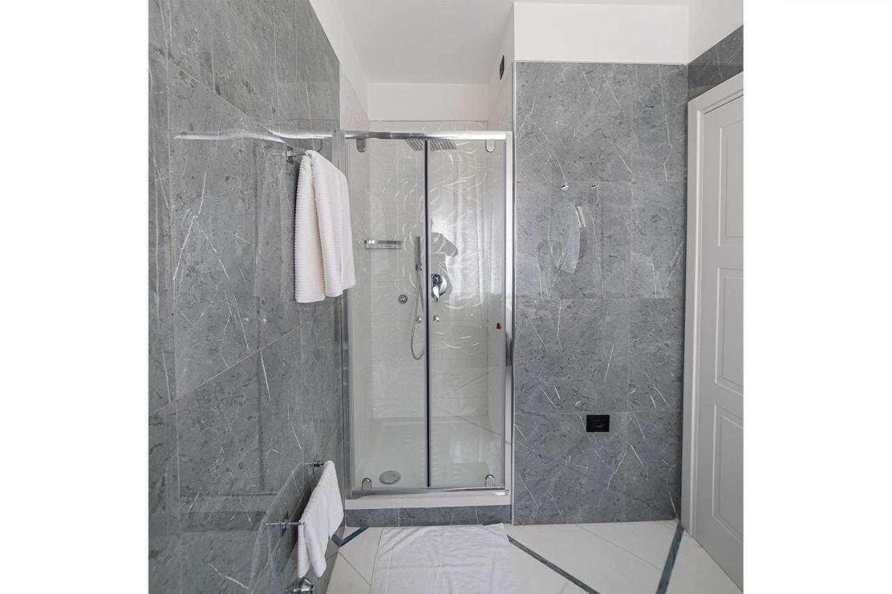 Apartments Hotel Real Suite Napoli Chiaia Mergellina Экстерьер фото