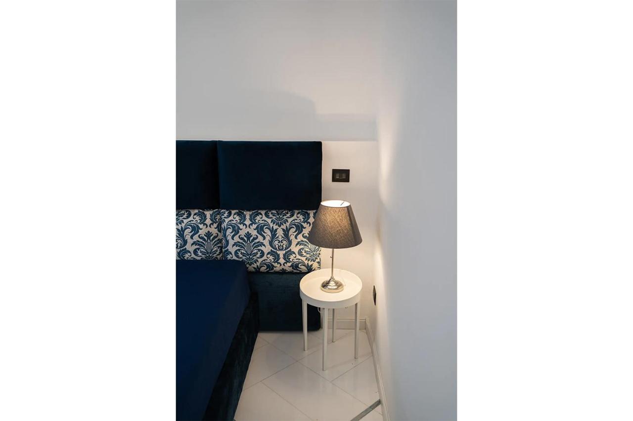 Apartments Hotel Real Suite Napoli Chiaia Mergellina Экстерьер фото